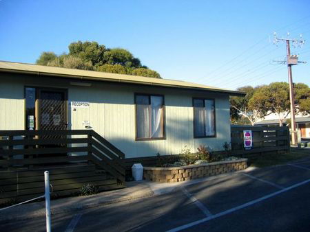 Lake Albert Caravan Park - Accommodation Sunshine Coast 0