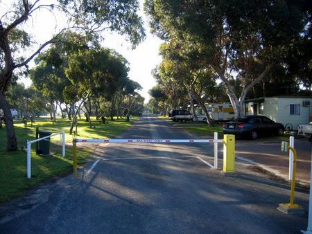 Lake Albert Caravan Park - Accommodation Sunshine Coast 2