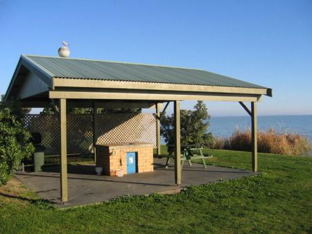Lake Albert Caravan Park - Accommodation Sunshine Coast 3