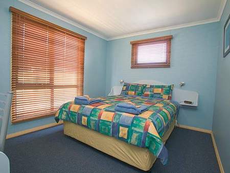 Strahan Bungalows - Accommodation Sunshine Coast 1