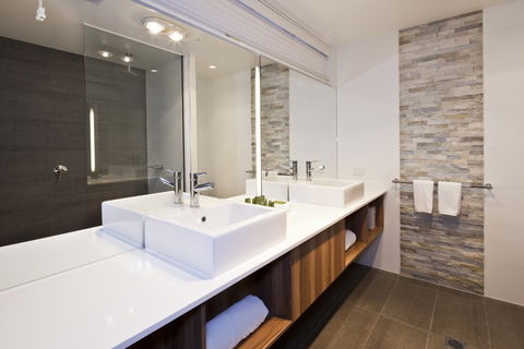 BEST WESTERN PLUS Ballarat Suites - Accommodation Sunshine Coast 0