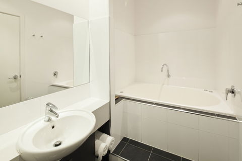 BEST WESTERN PLUS Ballarat Suites - Accommodation Sunshine Coast 4