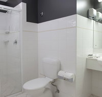 Adelaide Riviera Hotel - Accommodation Sunshine Coast