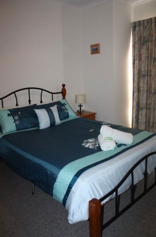 Robe Dolphin Court Apartments - Accommodation Sunshine Coast 2