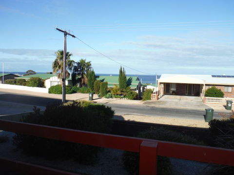 Kenny's Retreat - Accommodation Sunshine Coast 1