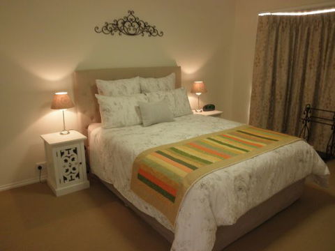 C&C's Bed And Breakfast - Accommodation Sunshine Coast 2
