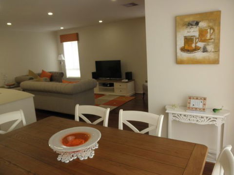 C&C's Bed And Breakfast - Accommodation Sunshine Coast 8