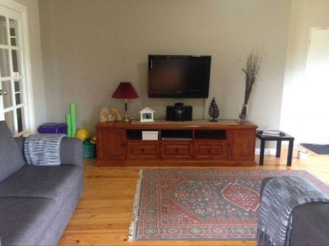 Clove Hitch Holiday House - Accommodation Sunshine Coast 0