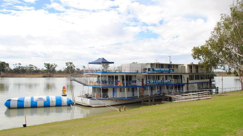 Murray River Queen Backpackers - Accommodation Sunshine Coast 0