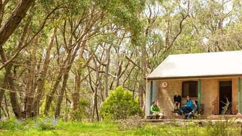 Mount Lofty Cottage YHA - Accommodation Sunshine Coast 0