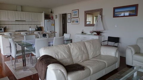 St Helens Beachfront - Accommodation Sunshine Coast 1