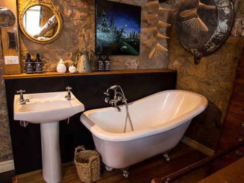 Farm Pod At Twamley Farm - Accommodation Sunshine Coast 5
