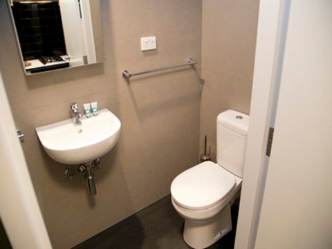 Abercombie Student Accommodation (Summer) - Accommodation Sunshine Coast 6