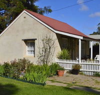 Almond Tree Cottage - Accommodation Sunshine Coast