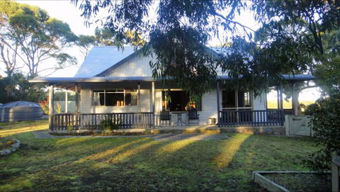 Arties Cottage Accommodation - Accommodation Sunshine Coast 0
