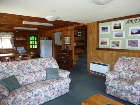 Arties Cottage Accommodation - Accommodation Sunshine Coast 1