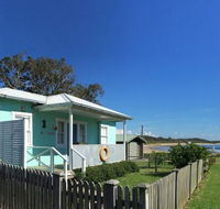 Aurora Beachfront Cottage - Accommodation Sunshine Coast