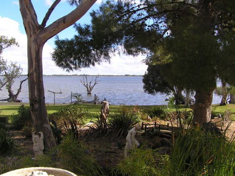 Barmera North Lake Caravan Park - Accommodation Sunshine Coast 2