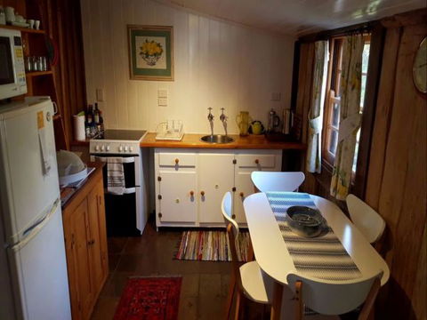 Cameron's Cottage - Accommodation Sunshine Coast 1