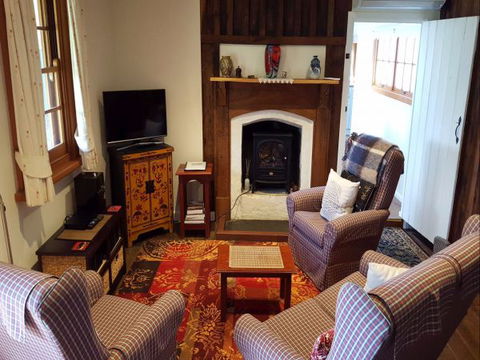 Cameron's Cottage - Accommodation Sunshine Coast 2