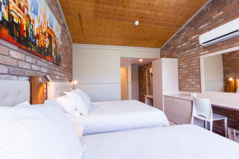 Farnham Court Motel - Accommodation Sunshine Coast 2