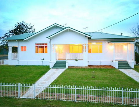 Grand Central Suites - Accommodation Sunshine Coast 0