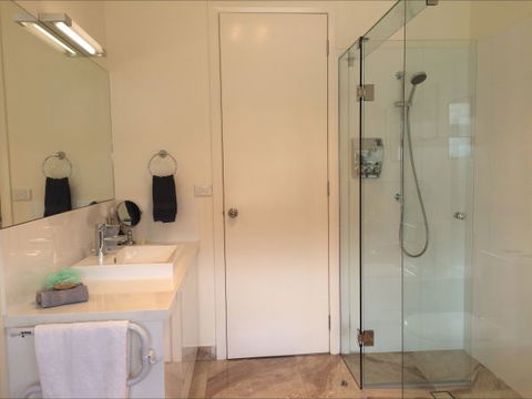 Heathcote Views Bed & Breakfast - Accommodation Sunshine Coast 3