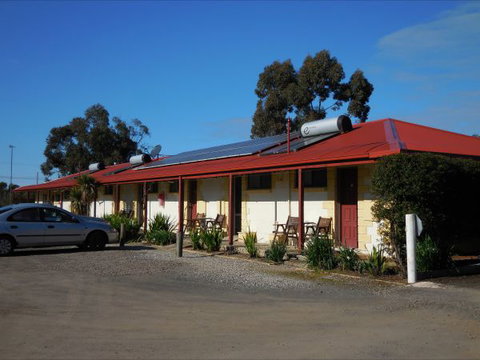 Inglewood Motel And Caravan Park - Accommodation Sunshine Coast 1