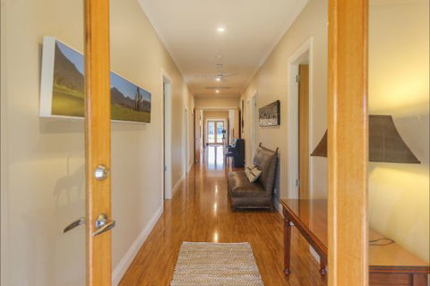 Jura House - Accommodation Sunshine Coast 1