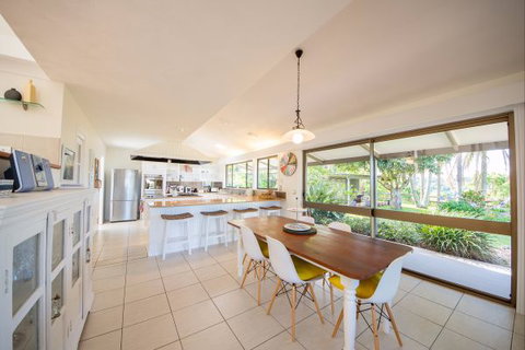 Just Heaven Mountain Retreat - Accommodation Sunshine Coast 2