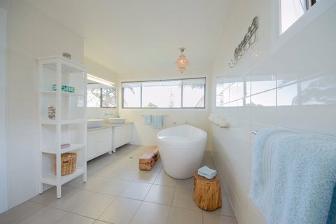 Just Heaven Mountain Retreat - Accommodation Sunshine Coast 6