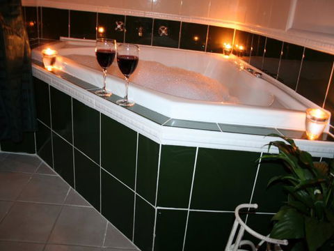 Lotus Lodges: Hush Cottage & Charmed Cabin - Accommodation Sunshine Coast 1