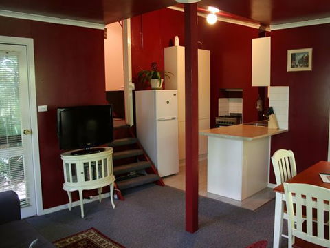 Lotus Lodges: Hush Cottage & Charmed Cabin - Accommodation Sunshine Coast 3