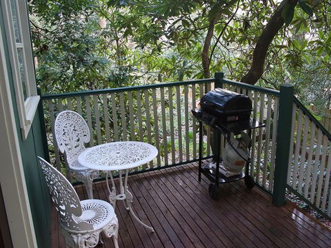 Lotus Lodges: Hush Cottage & Charmed Cabin - Accommodation Sunshine Coast 5