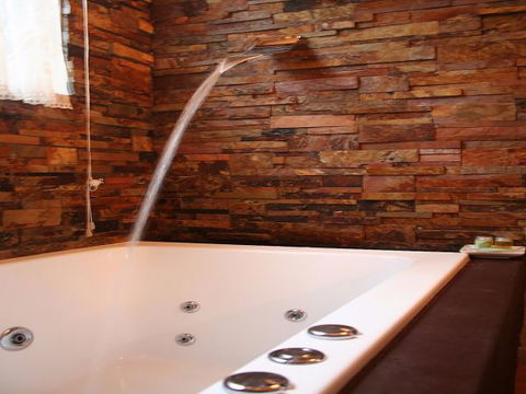 Lotus Lodges: Hush Cottage & Charmed Cabin - Accommodation Sunshine Coast 7