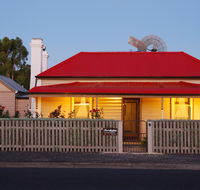 Shurdingtons Cottage - Accommodation Sunshine Coast