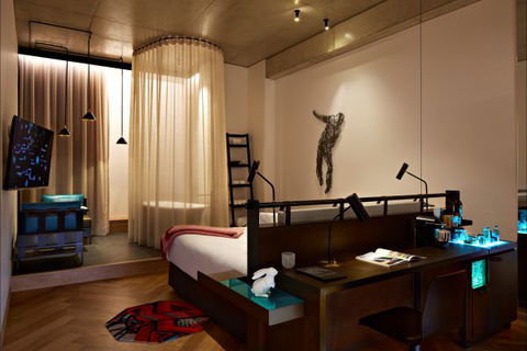 QT Melbourne - Accommodation Sunshine Coast 0