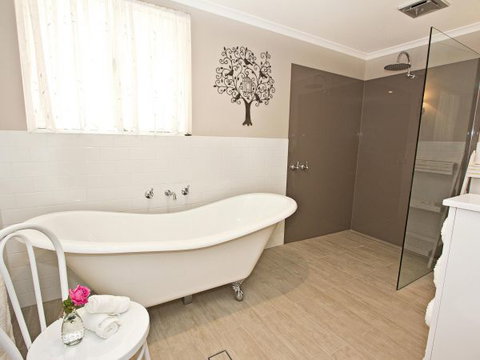 Queen's Cottage Barossa Valley - Accommodation Sunshine Coast 2