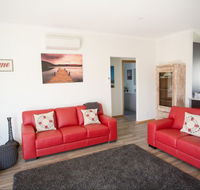 RED FIN part of BLUE FIN HOLIDAY HOMES - Accommodation Sunshine Coast