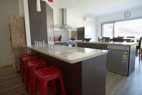 RED FIN Part Of BLUE FIN HOLIDAY HOMES - Accommodation Sunshine Coast 2