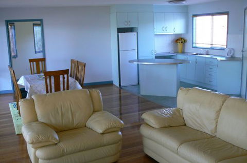 Sandy Point Beach Escape - Accommodation Sunshine Coast 3