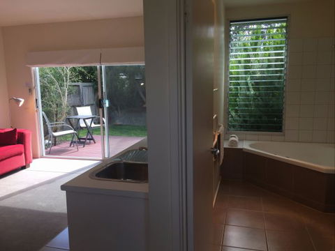 Springtide Studio Apartments - Accommodation Sunshine Coast 6