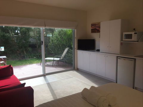 Springtide Studio Apartments - Accommodation Sunshine Coast 7