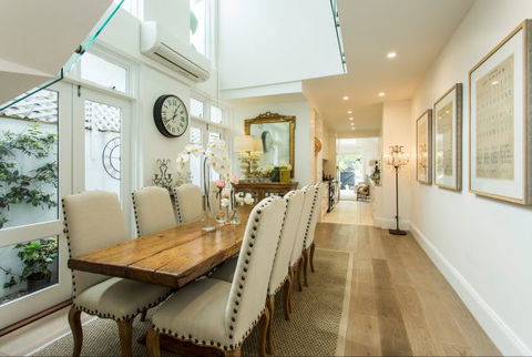 Stylish Interiors In The Bay - Accommodation Sunshine Coast 2