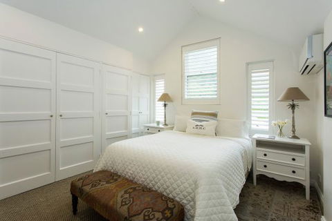 Stylish Interiors In The Bay - Accommodation Sunshine Coast 6