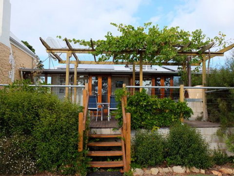 The Old Drik Drik Schoolhouse Retreat - Accommodation Sunshine Coast 1