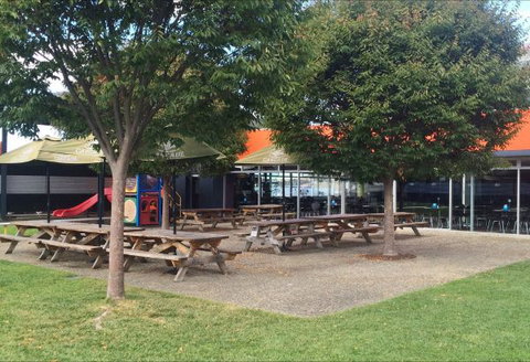 The Foreshore Motel & Tavern (Hobart) Lauderdale - Accommodation Sunshine Coast 4