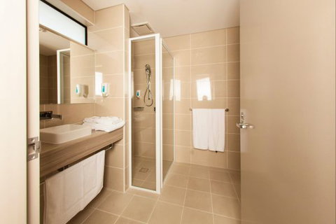 The Foreshore Motel & Tavern (Hobart) Lauderdale - Accommodation Sunshine Coast 9