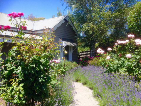Valley View Cottage - Accommodation Sunshine Coast 0