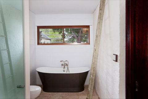 Vine Lodge Heritage Getaway - Accommodation Sunshine Coast 3